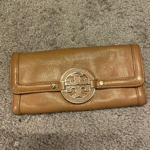 Tory burch wallet
